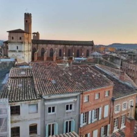Appartement Exceptionnel 4 Etoiles Hyper Centre Albi 65 M2 Au 4Eme Etage Sans Ascenseur Avec Une Tour Du 12Eme Siecle Экстерьер фото