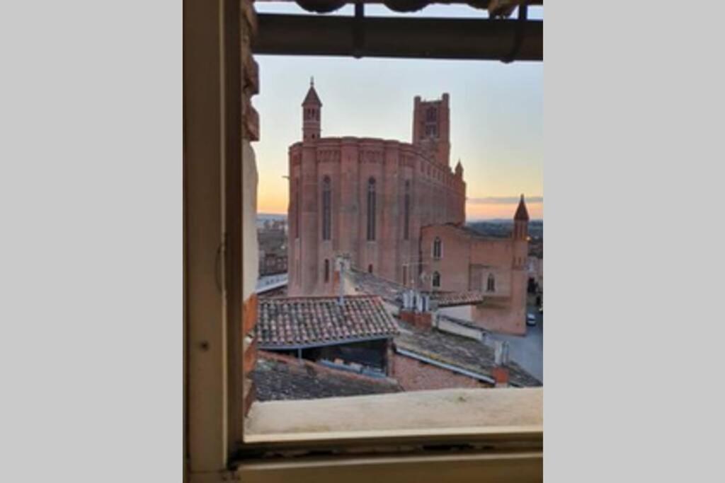 Appartement Exceptionnel 4 Etoiles Hyper Centre Albi 65 M2 Au 4Eme Etage Sans Ascenseur Avec Une Tour Du 12Eme Siecle Экстерьер фото
